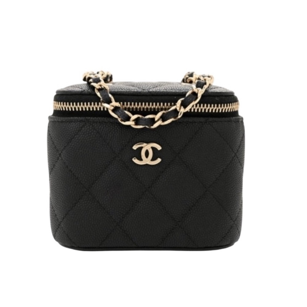 🔥CHANEL CAVIAR QUILTED VANITY CASE
